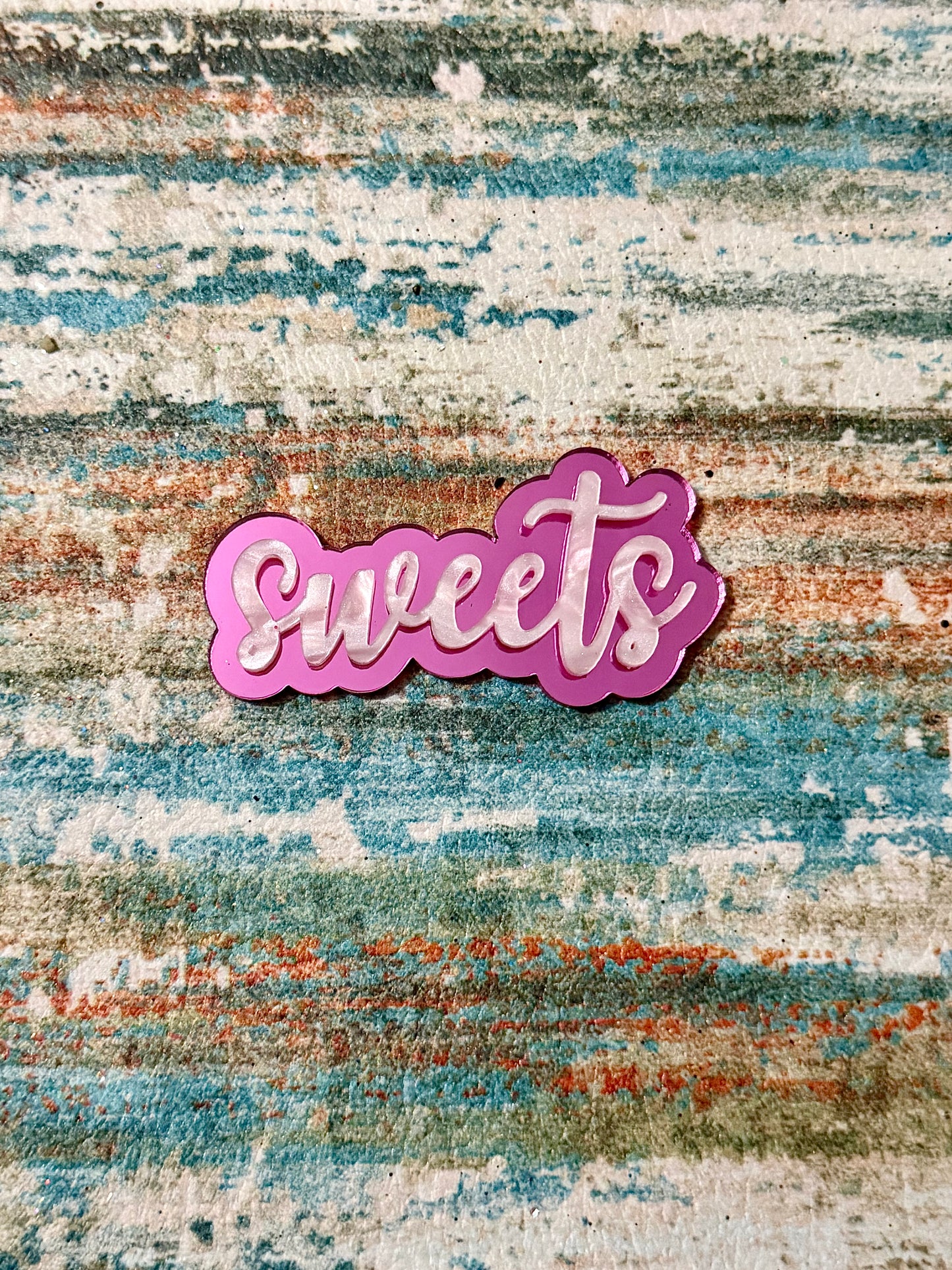 “Magenta mirror with Baby Pink Pearl name” name clip