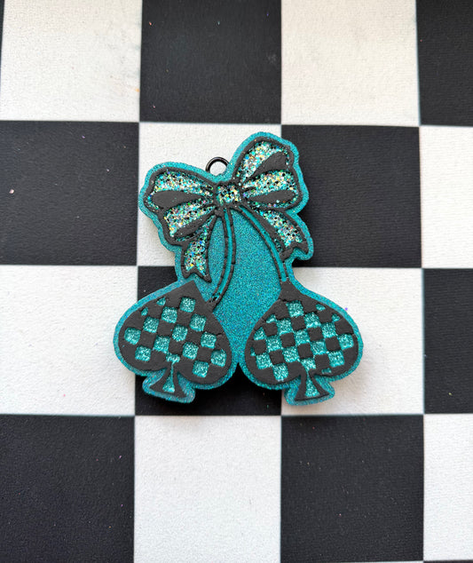 “Bow of Spades” Freshie