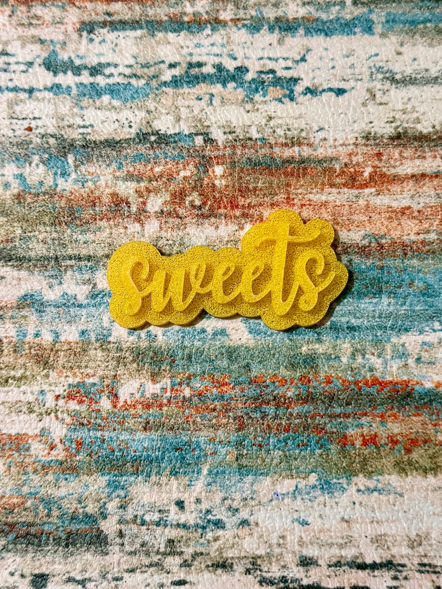 “Matte Yellow with Matte Yellow name” name clip