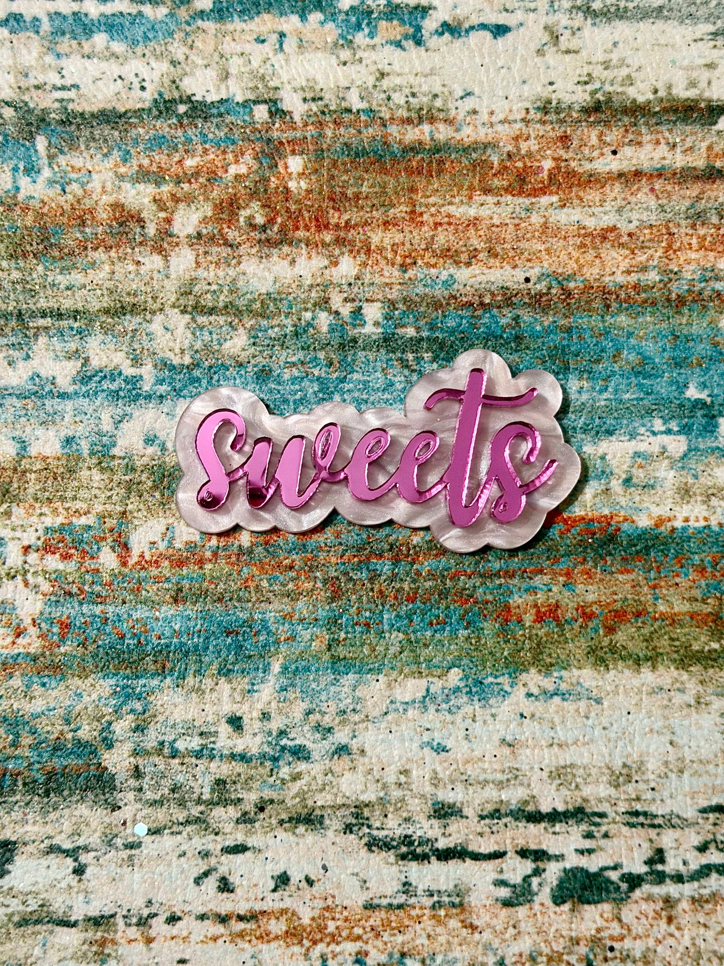 “Baby Pink Pearl with Magenta mirror name” name clip